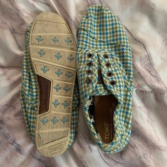 Toms - Picture 2 of 2